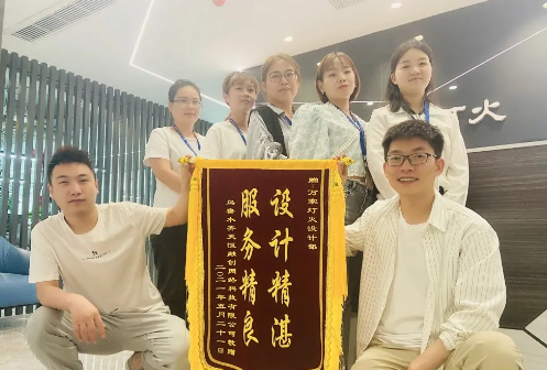 以服務(wù)為己任，以滿意為準(zhǔn)則——萬家燈火好評(píng)如潮！